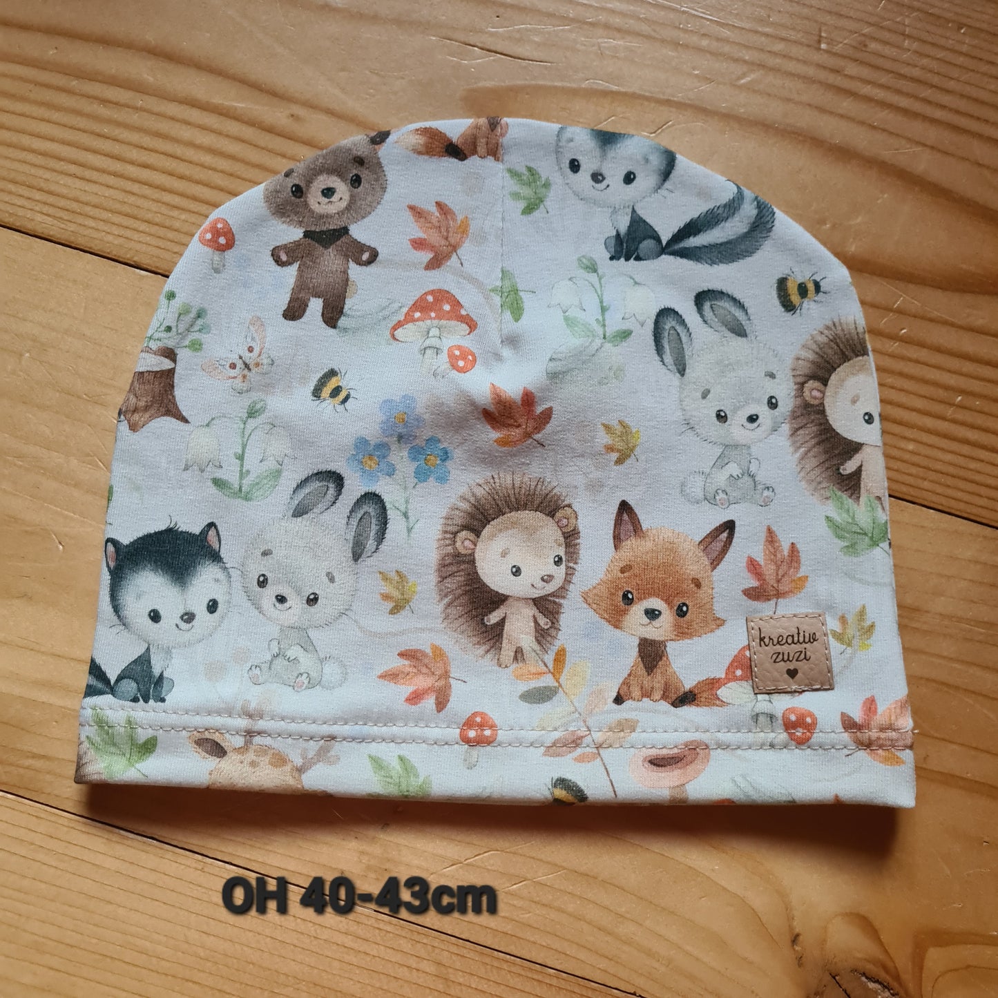 čiapka jednovrstvová, zvieratká v jeseni