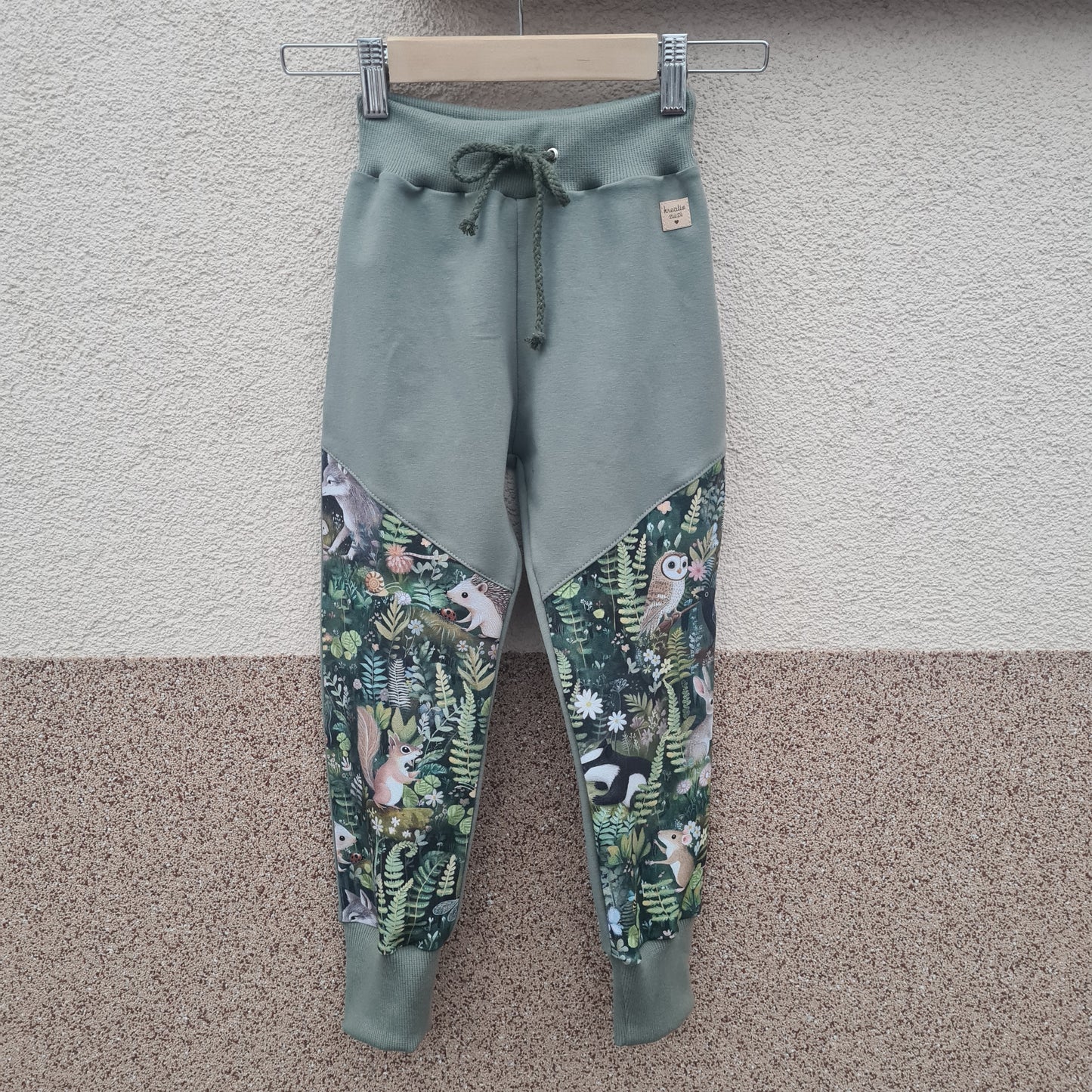 Tepláky šepot lesa