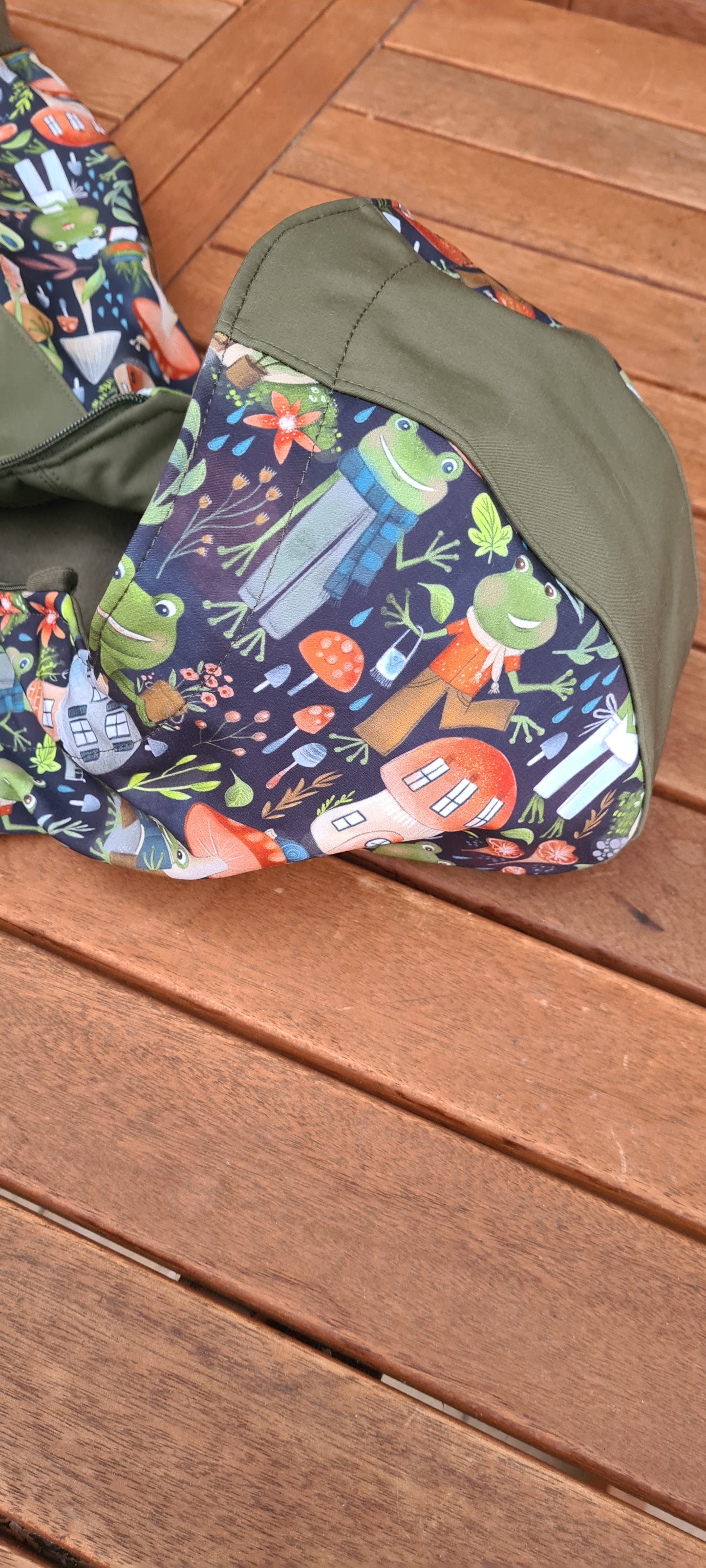 softshellový overal- žabky a khaki,detail
