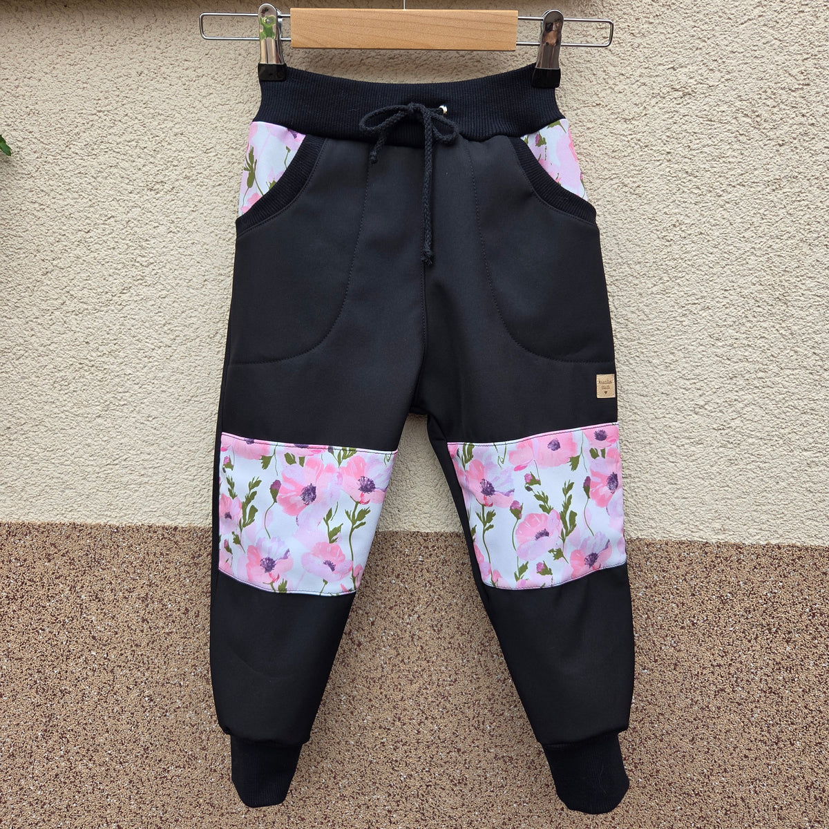 Softshellové nohavice Sasanky – zdvojené kolená | Handmade