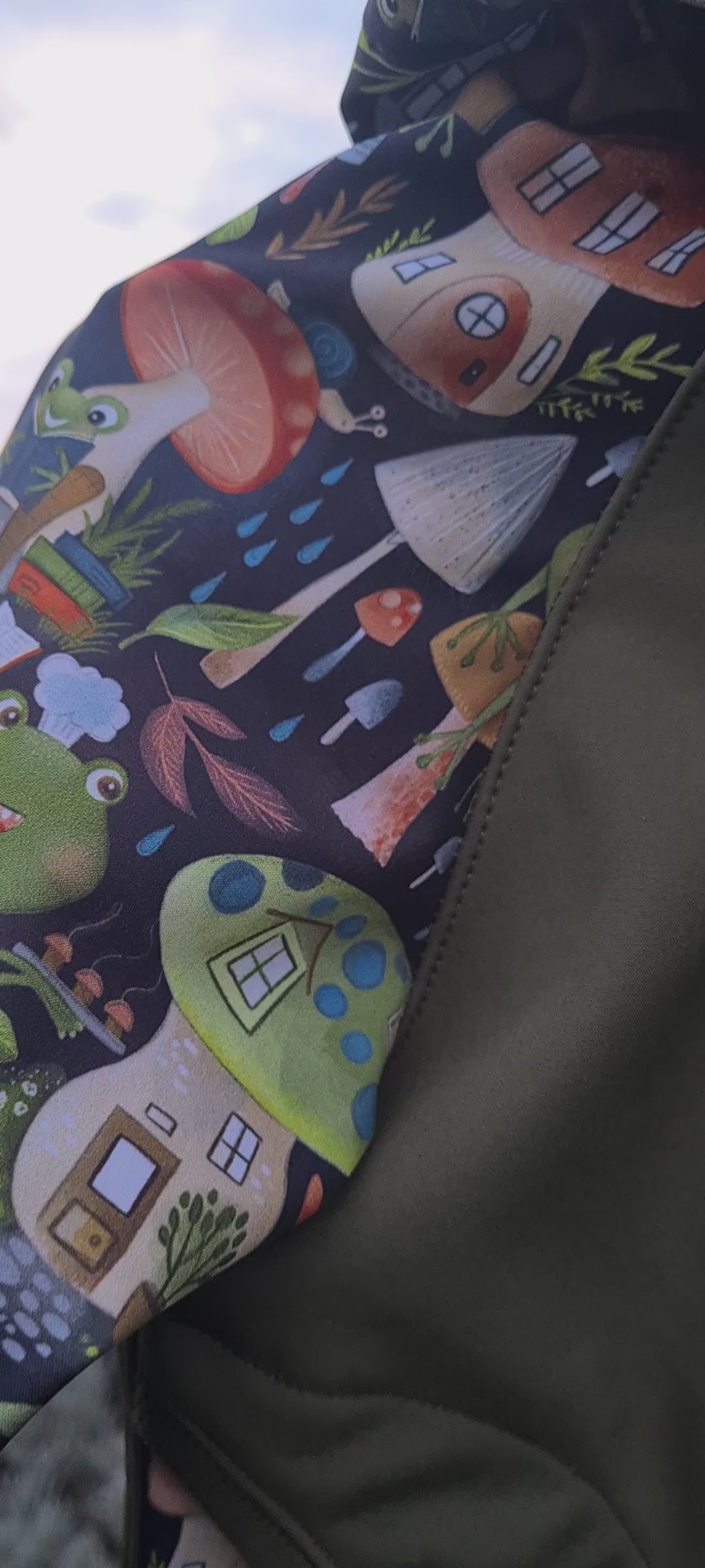 softshellový overal- žabky a khaki, video na vešiaku
